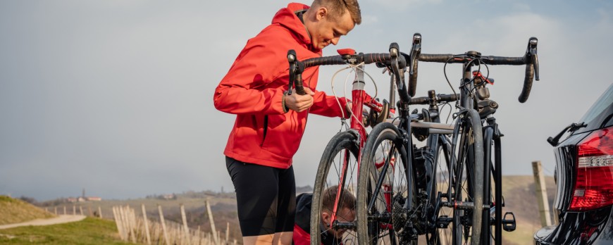 Thule HangOn 4: El Portabicicletas de Bola Definitivo para 4 Bicicletas