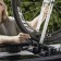 Thule Front Wheel Holder: Olvídate del barro en tu maletero al transportar la rueda delantera