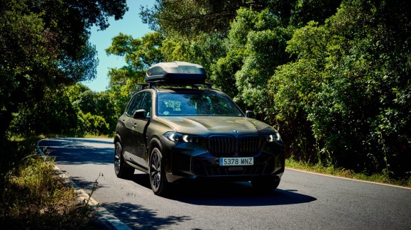 CRUZ Paddock Elite 550GT Gris Texturado: el cofre de techo deportivo con máxima capacidad y seguridad