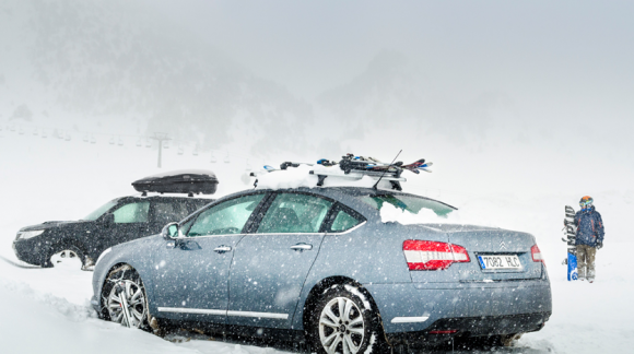 Conducir sobre hielo sin nieve: el peligro invisible que causa m&aacute;s accidentes