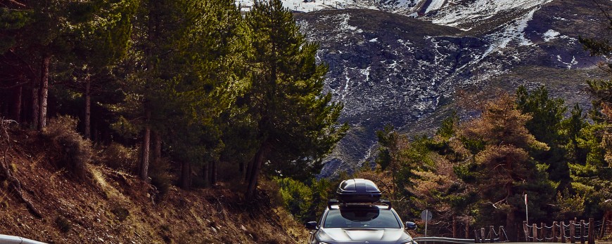 ¿Puedo abrir el techo panorámico de mi coche con las barras de techo instaladas?