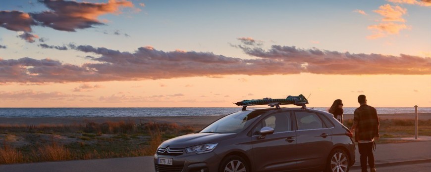 ¿Por qué los turismos solo permiten instalar juegos de dos barras de techo?