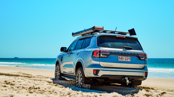 CRUZ Tanami 1800x1240: plataforma de techo para overlanding, viajes y aventura